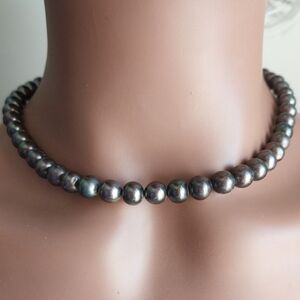 Black Pearl Necklace